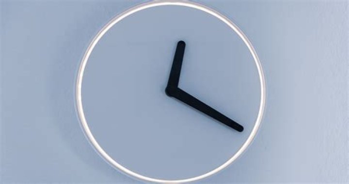 10 Stunning DIY Clock Ideas That Will Transform Your Home or Office Space Instantly