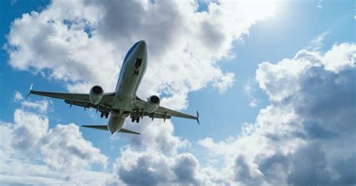 4 Reasons You Still Cannot Make an In-Flight Call