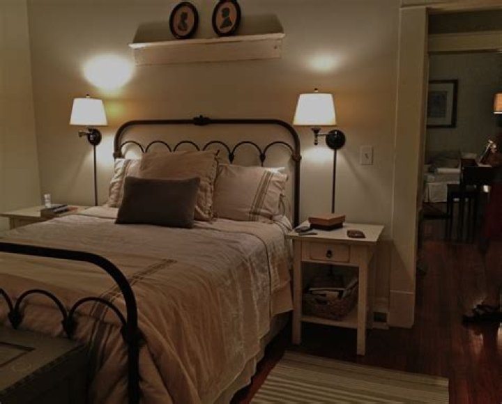 #984 Sconce Lamps.
– Laurel Mercantile