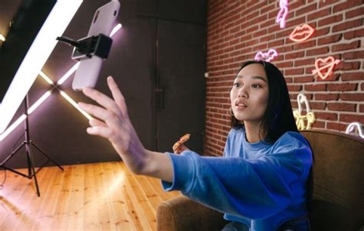 A Career as a YouTuber: The Pros and Cons