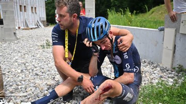 Abandon Romain Bardet