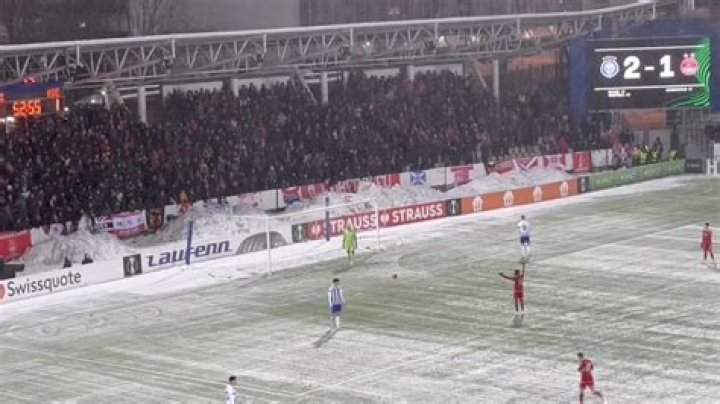 Aberdeen-Fans werfen Schnebälle auf Helsinki-Torwart – 11FREUNDE