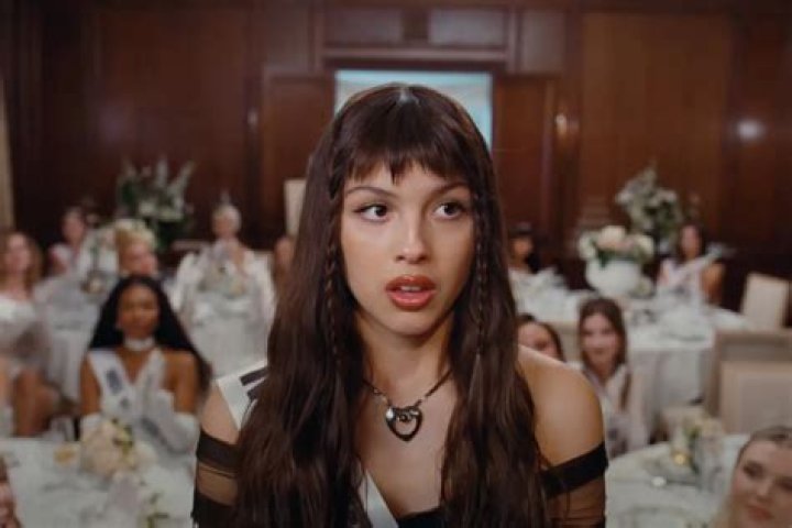 Addison Rae finally returns to YouTube with new 