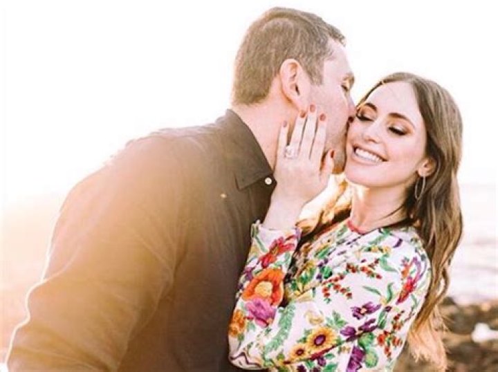 Alexa Dell Age, Fiance, Engaged, Ring, Husband, Wiki, Biography