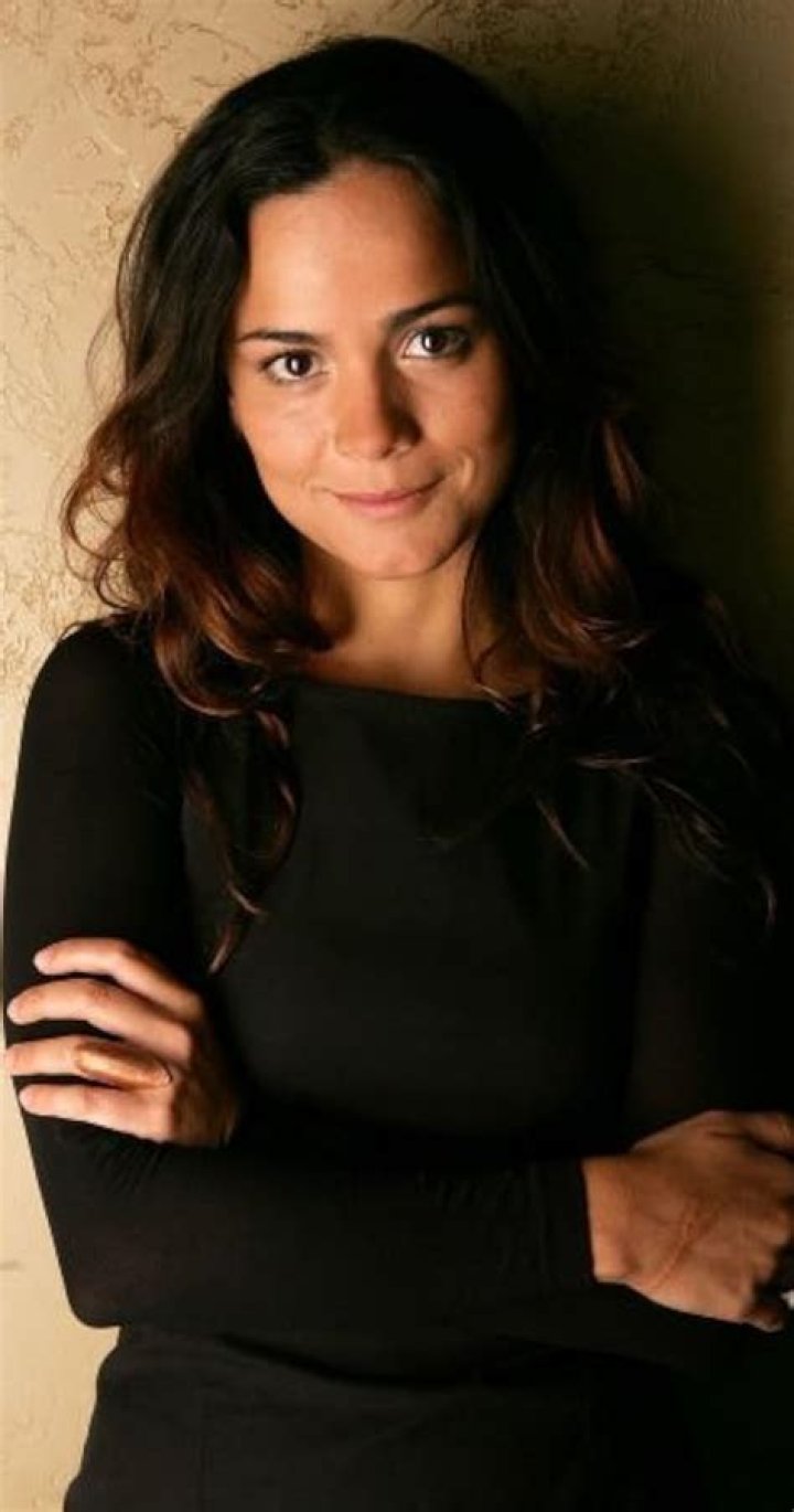 Alice Braga Biography
