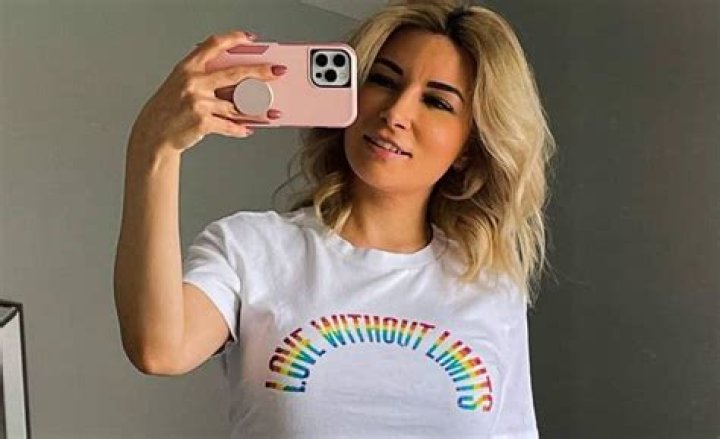 Alinity faces backlash for calling waiter 