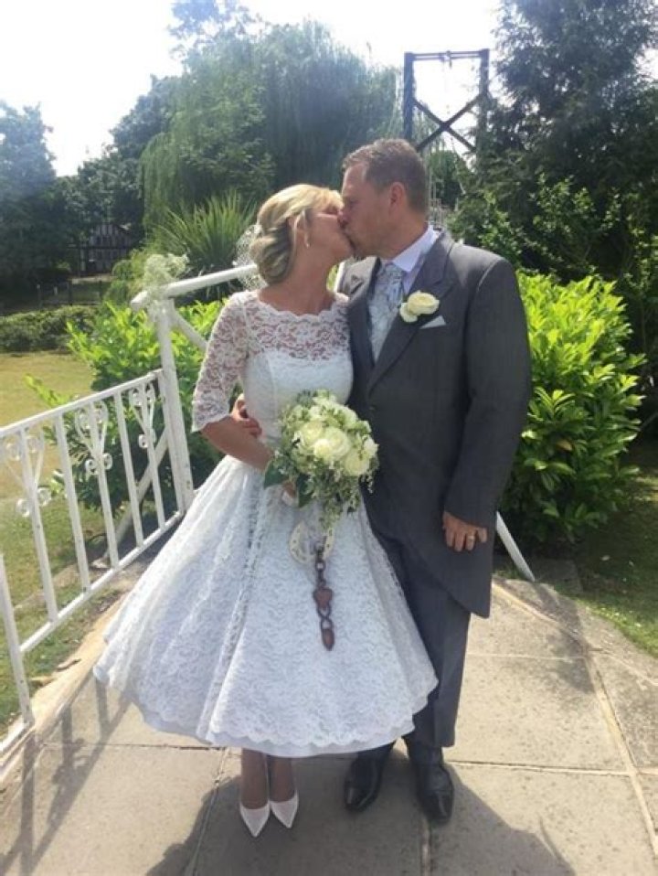 Alison Young QVC Wiki, Husband, Age, Bio, Health, Wedding, Married