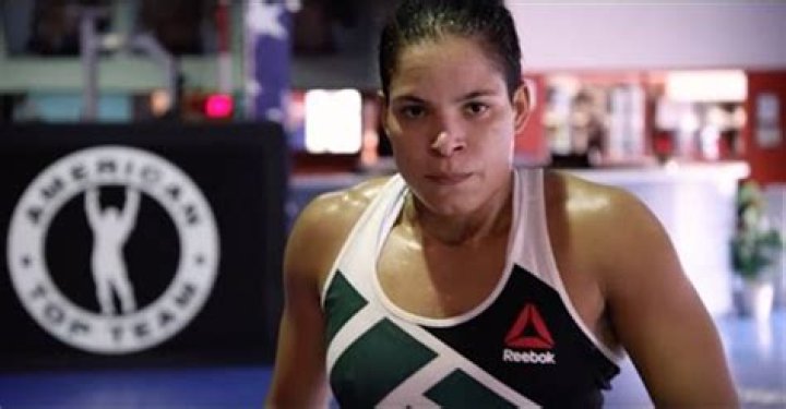 Amanda Nunes' walk around weight