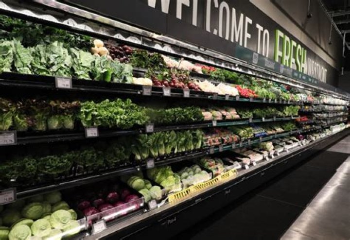 	An Amazon supermarket in West Boca? Building nearing completion for a grocery store	