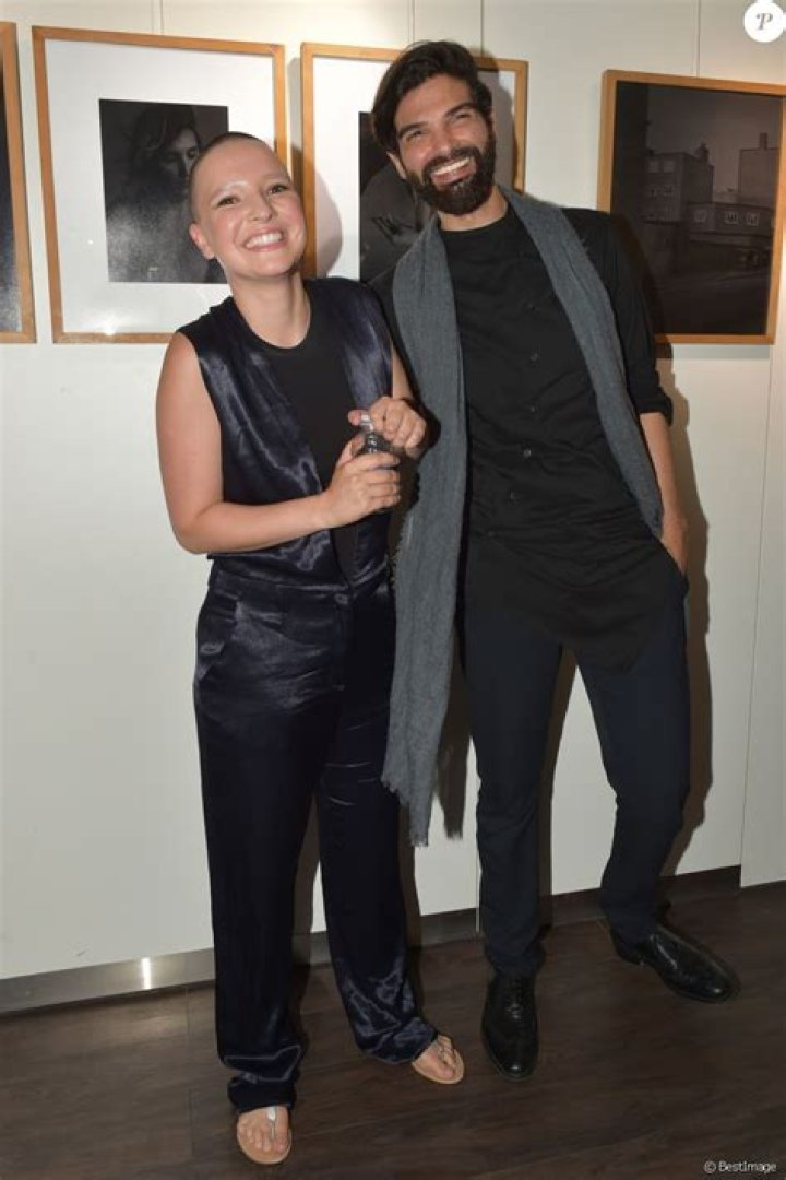 Anne Sila Et Son Compagnon
