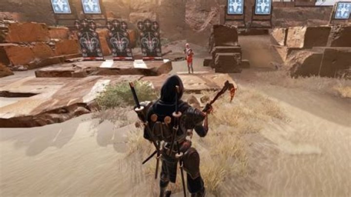 Apex Legends Bug Lets Loba Players Run Around With a 'Free Heirloom'