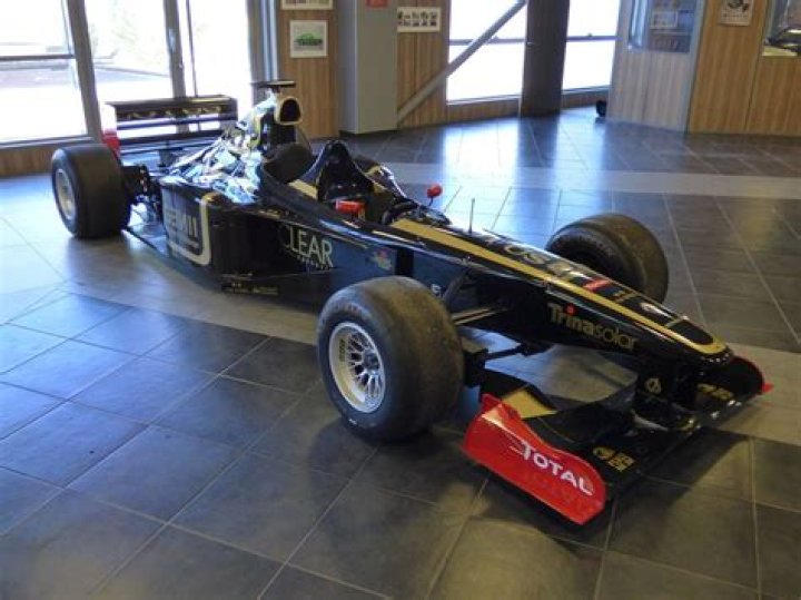 Arrows runs two-seater. | F1