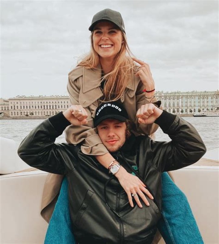 Artemi Panarin's Wife: A Deep Dive Into Their Relationship And Life Together