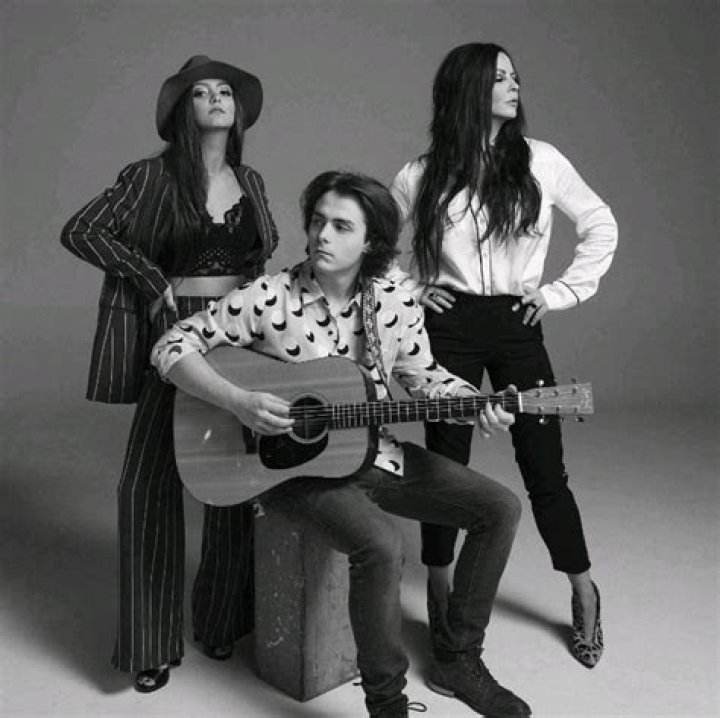 Avery Jack Schelske: Who Is Sara Evans' Son?