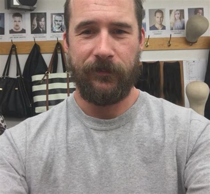Barry Sloane Biography
