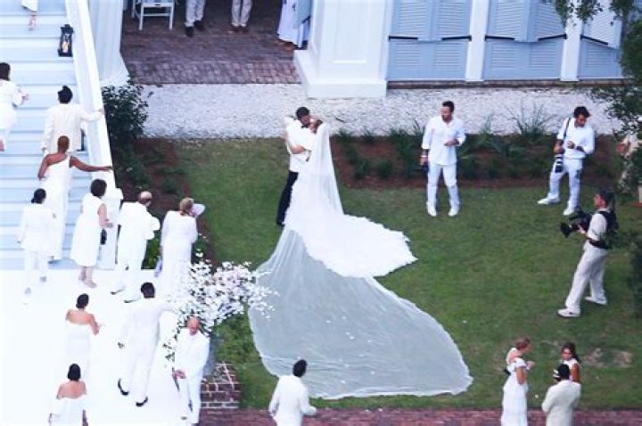 Ben Affleck And Jennifer Garner: A Love Story Unveiled At Their Wedding