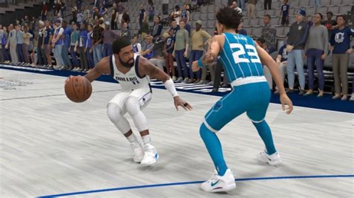 Best NBA 2K22 positions to choose in MyCareer: Speed, defense, & shooting