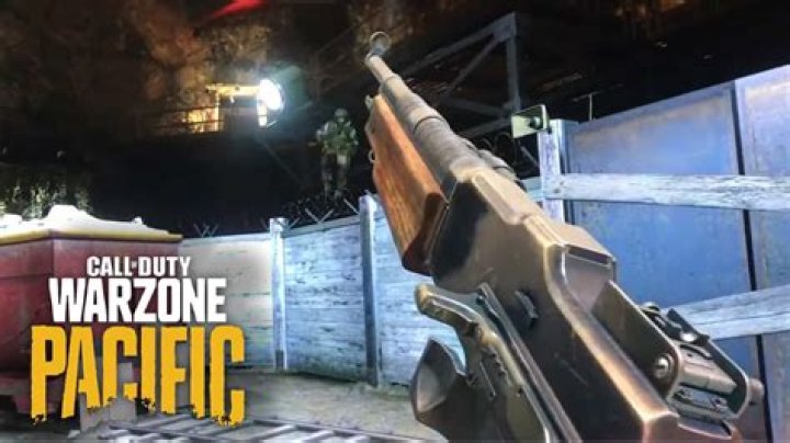 Bizarre Warzone Gulag glitch is allowing spectators to run onto the battlefield