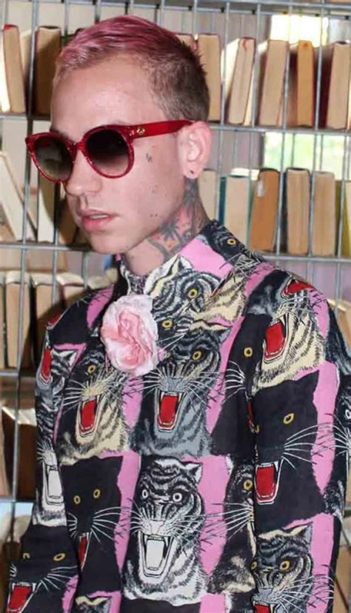 Blackbear - Bio, Net Worth, Height