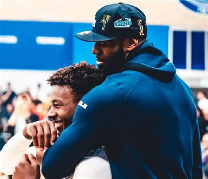BRONNY JAMES IMPRESSES DAD LEBRON JAMES WITH A BIG DUNK