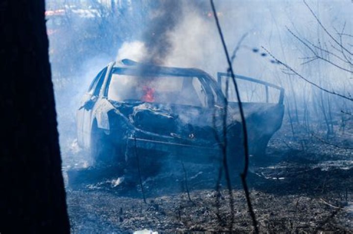 Car explodes; pair arrested | Free News