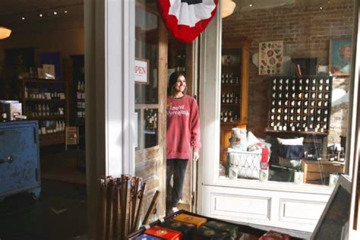 Careers
– Laurel Mercantile