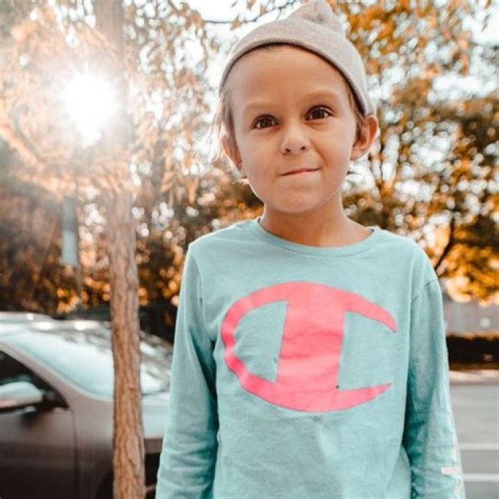 Caspian Slyfox - Bio, Age, Net Worth, In Relation, Nationality, Body Measurement, Career