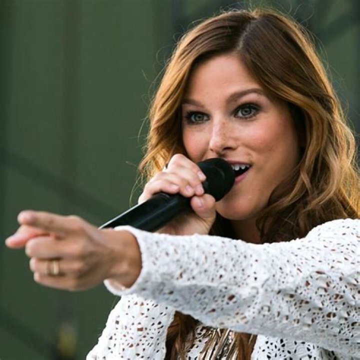 Cassadee Pope Biography