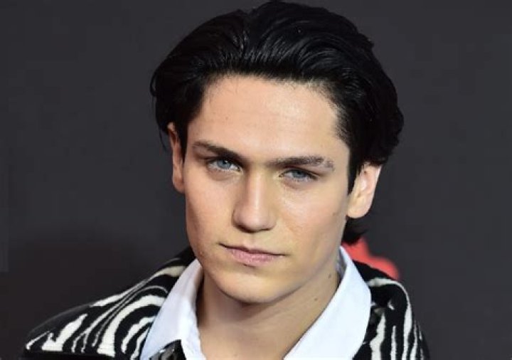 Chase Hudson - Bio, Net Worth, Height
