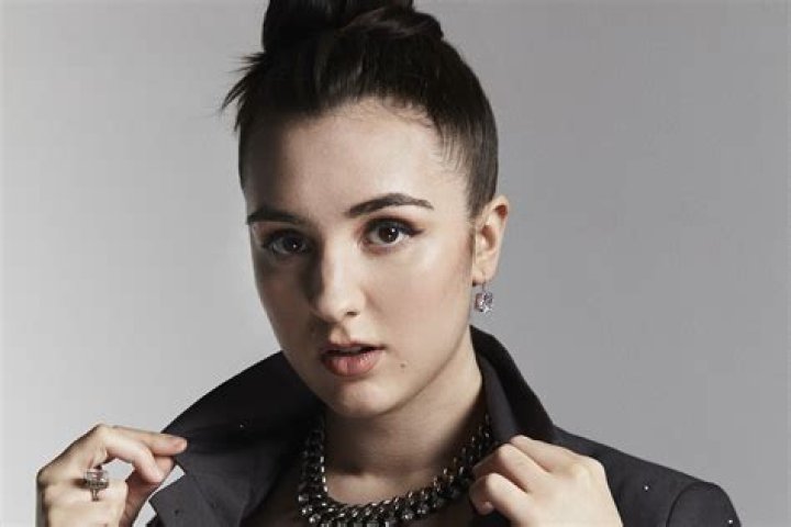 Chi With A C - Bio, Age, Net Worth, Single, Nationality, Body Measurement, Career