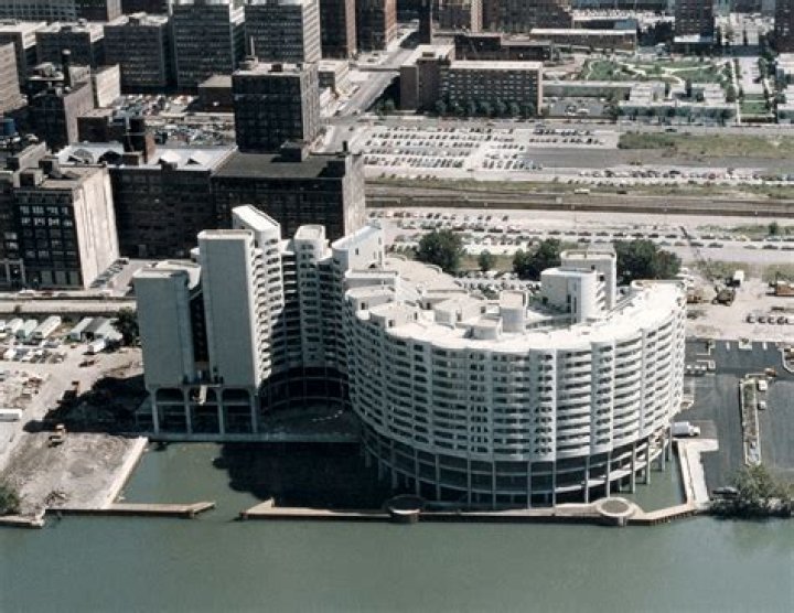 	CHICAGO ARCHITECT BERTRAND GOLDBERG	