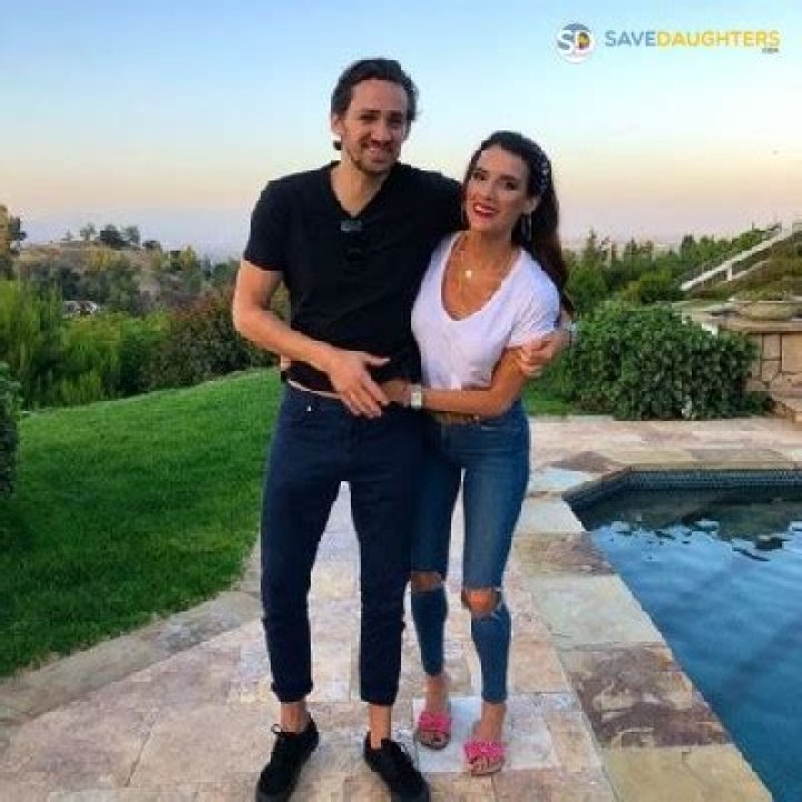 Christina Pascucci Bio, Age, Height, Husband, Salary, Net worth, KTLA