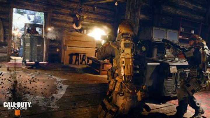 CoD Black Ops 4: How to Play with Friends (Blackout, Zombies, Multiplayer)