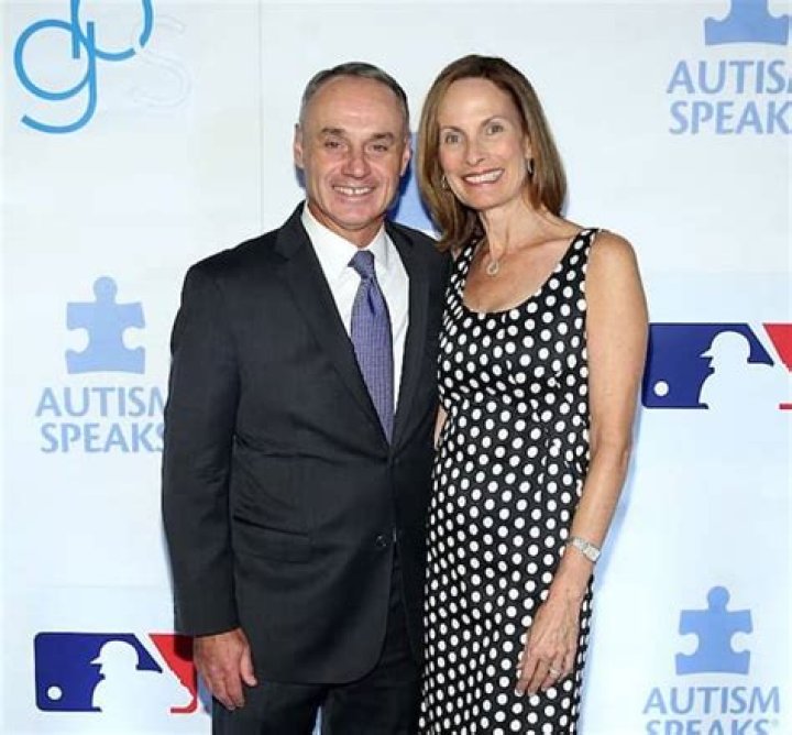 Colleen Manfred - Bio, Career, Net Worth, Height, Married, Facts