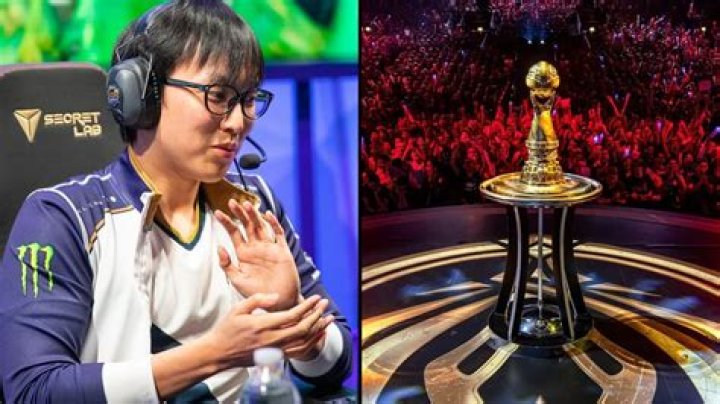 CoreJJ Shows Off League of Legends World Championship Ring