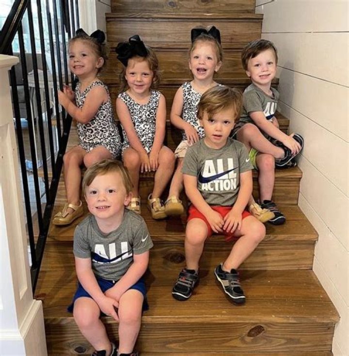 Courtney Waldrop Bio, Age, Height, Husband, Net Worth, Sweet Home Sextuplets