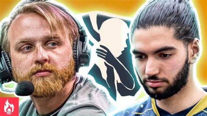 Curveball: Did Liquid choke vs Acend? | Valorant Champions Review