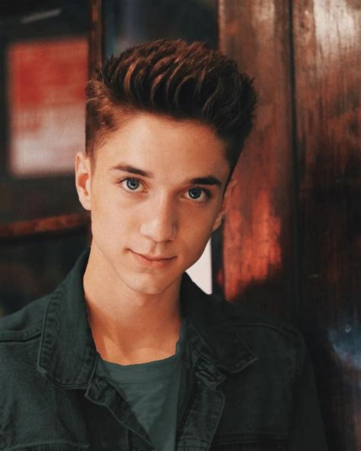 Daniel Seavey Biography