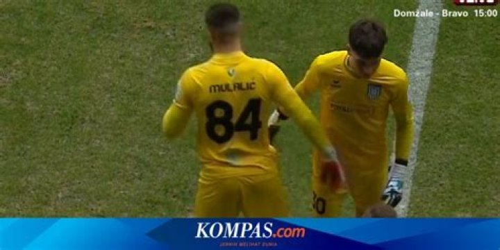 Debut, Tampil 20 Detik, Langsung Diganti