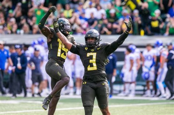 	Deerfield Beach defensive lineman Brandon Dorlus signs with Oregon Ducks	
