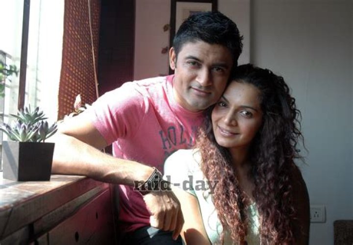 Discovering Nausheen Ali Sardar's Husband: Love Behind The Screen
