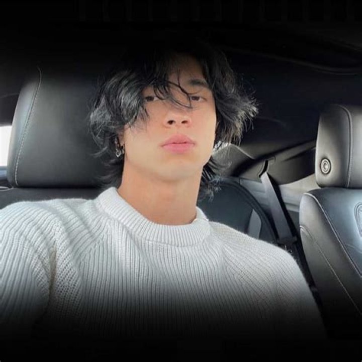 Discovering Sebastian Moy's Age: The Journey Of A Young Influencer