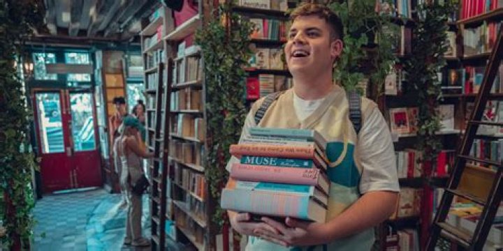Discovering The Literary World Of Isaac In Heartstopper