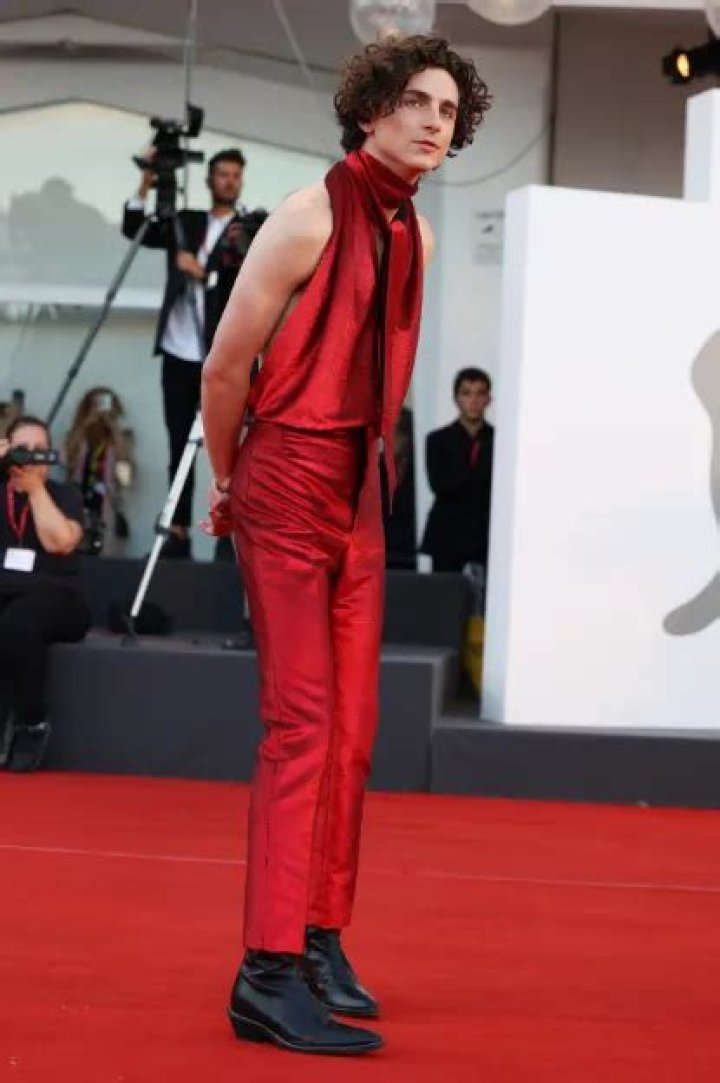 Discovering Timothée Chalamet's Height In Feet: A Closer Look
