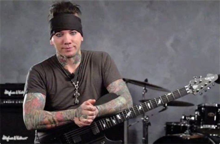 Dj Ashba Net Worth 2024