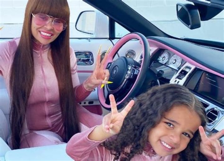 DOCUMENT SHOWS THAT BLAC CHYNA AND ROB KARDASHIAN SHARE 50/50 CUSTODY OF THEIR DAUGHTER