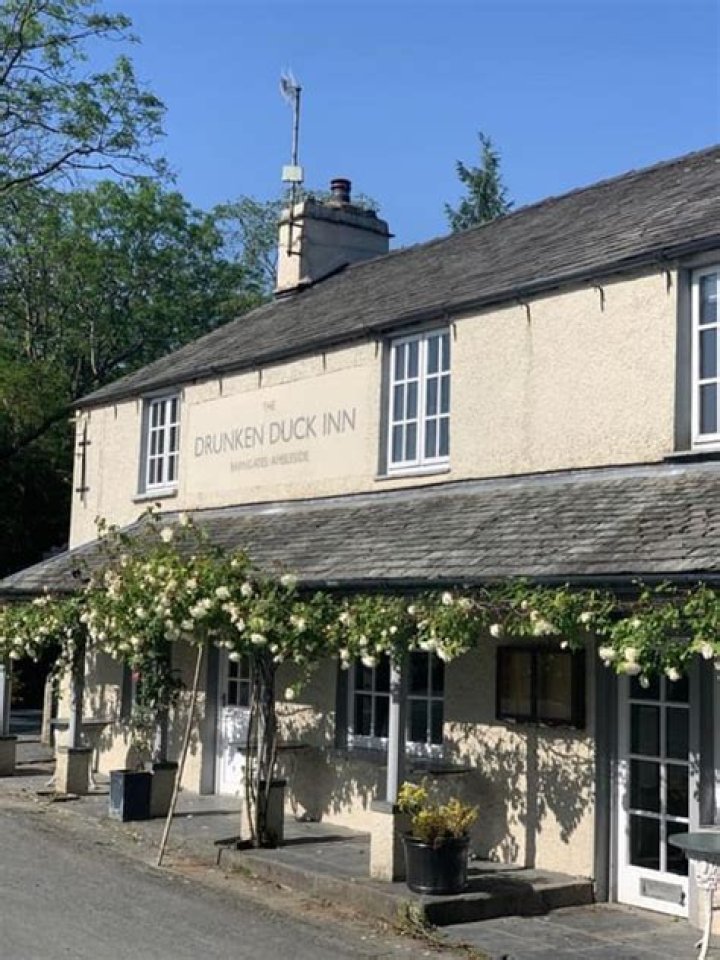 Drunken Duck Pub Barngate Hawkshead Lake District 80s