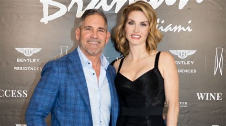 Elena Cardone - Bio, Age, Net Worth, Height, Married, Nationality, Body Measurement, Career