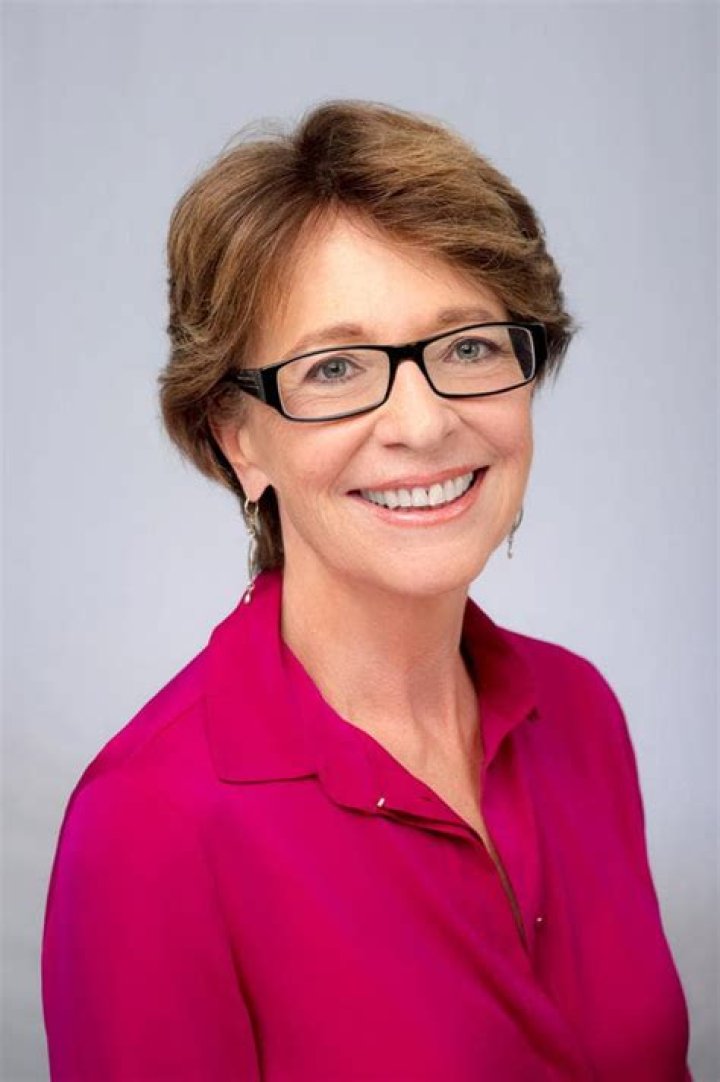Elizabeth Palmer Bio, Age, Height, Husband, Salary, Net Worth, CBS