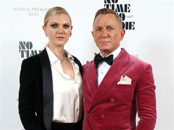Ella Craig Bio, Age, Mother, Height, Net Worth, Boyfriend – Daniel Craig Daughter